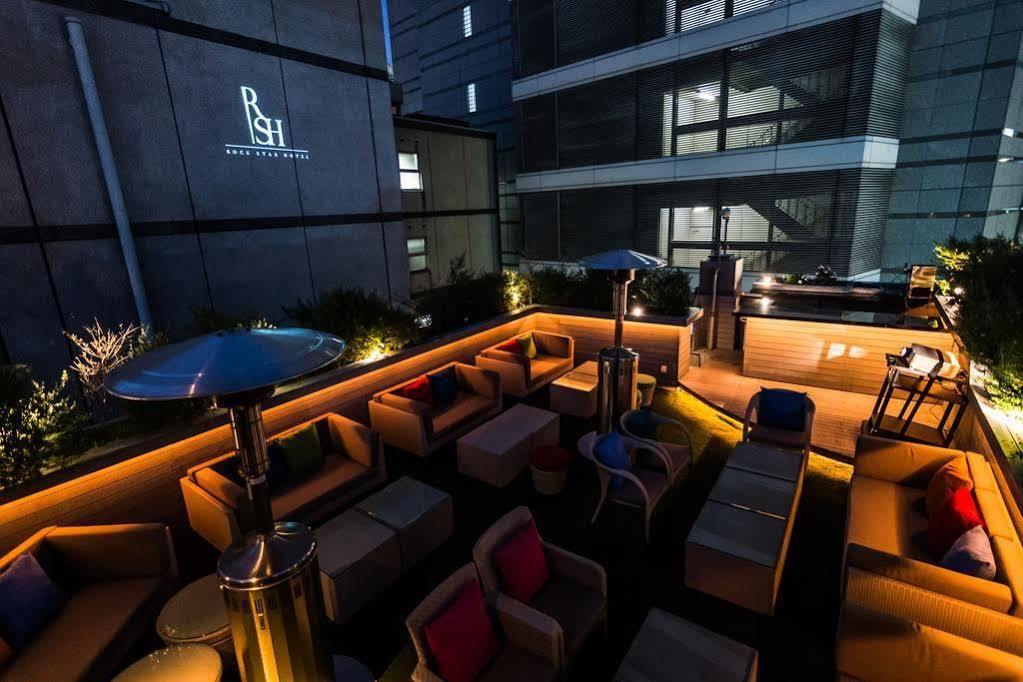 Rock Star Hotel Ōsaka Eksteriør bilde